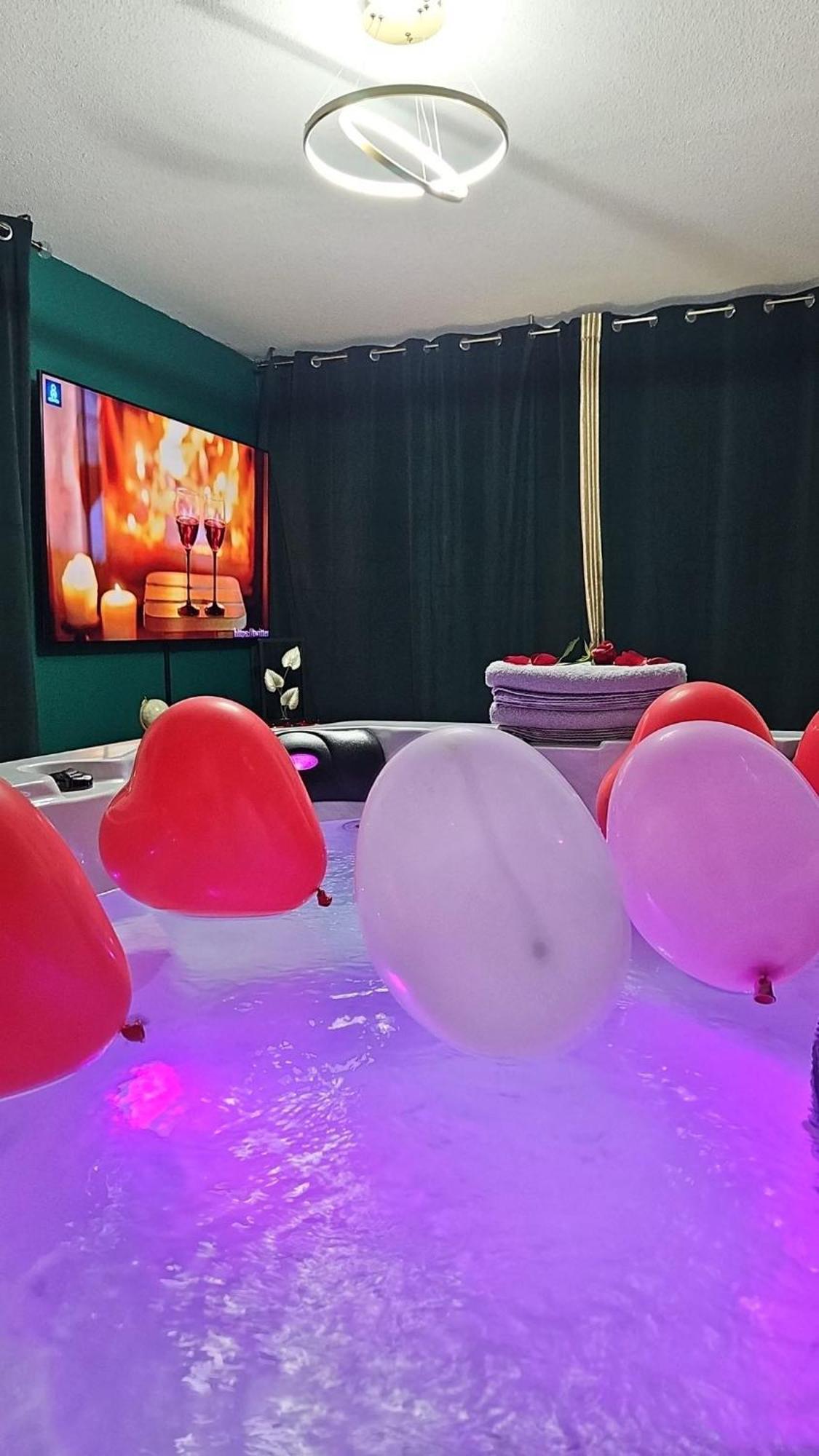 Suite Jacuzzi "Spa Privatif " Appartement Jacuzzi Toulouse Exterior foto