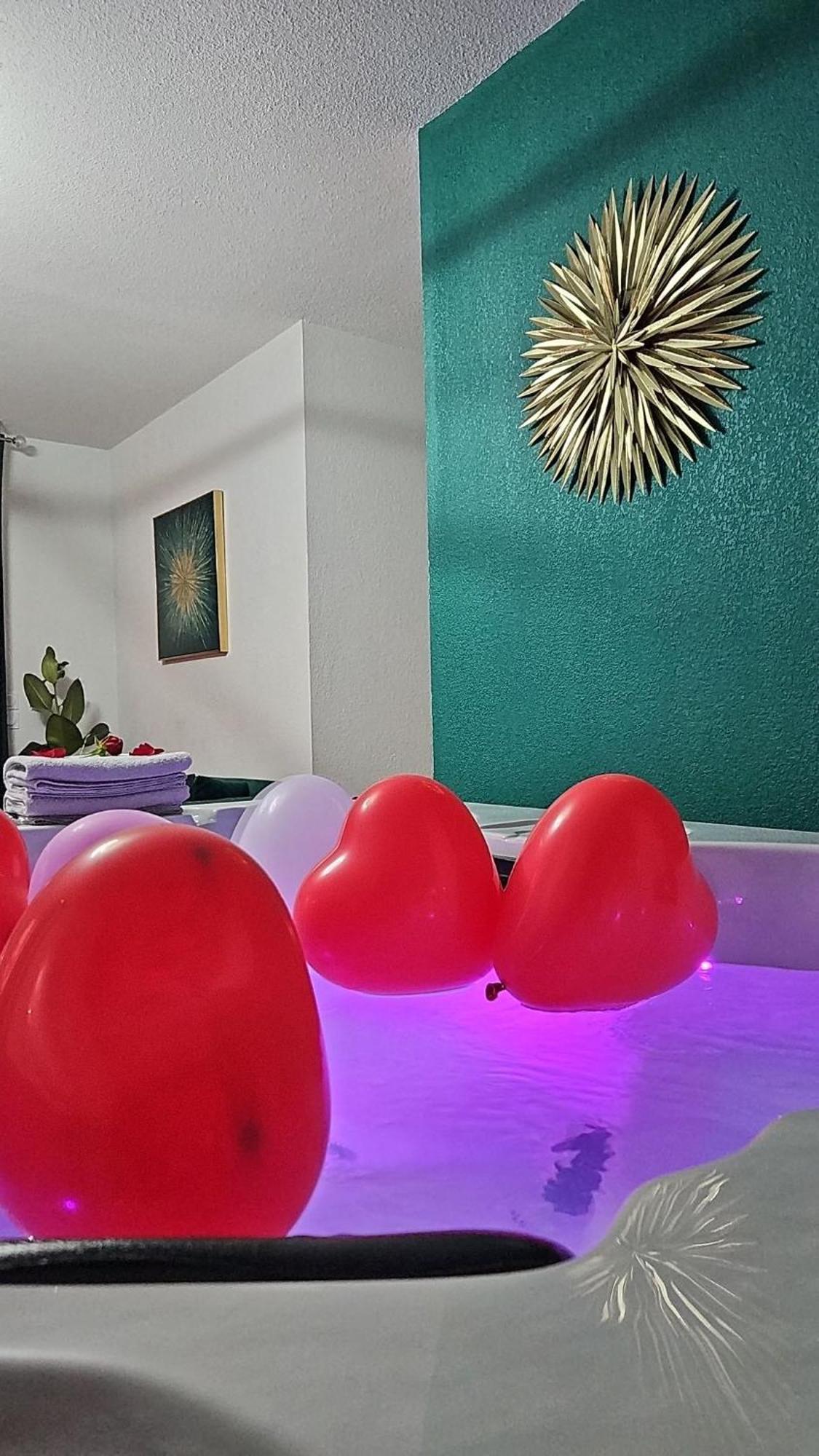 Suite Jacuzzi "Spa Privatif " Appartement Jacuzzi Toulouse Exterior foto